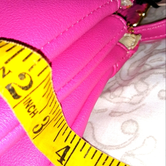 NWT, Beautiful  Juicy Couture cross body purse - Picture 9 of 16